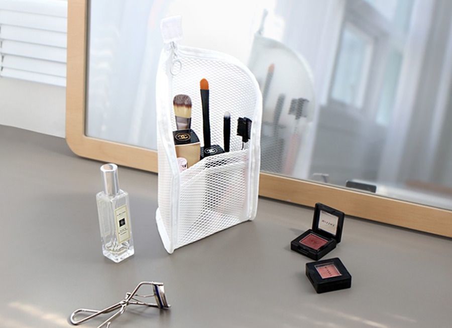 Standing Mesh Pouch