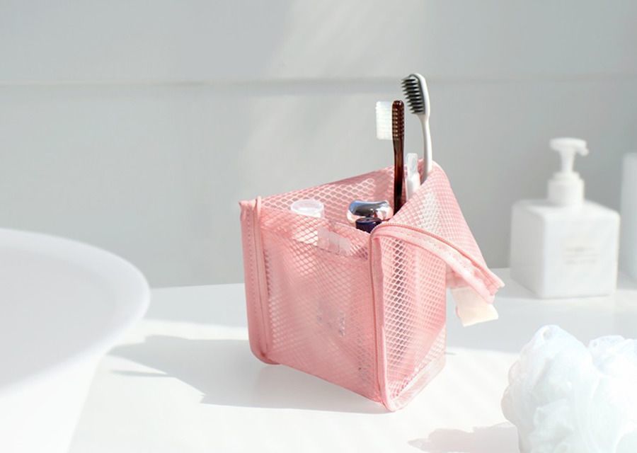 Standing Mesh Pouch