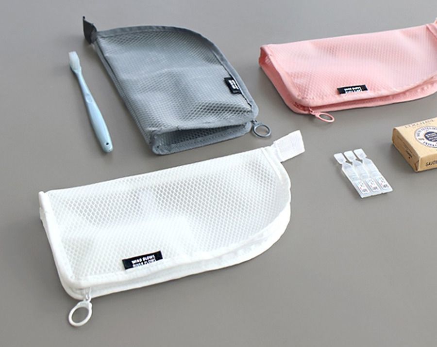 Standing Mesh Pouch