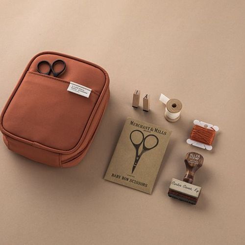 A Low Hill Cable Pouch