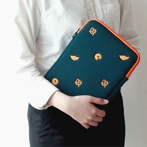Brunch Tablet Pouch - Image 6