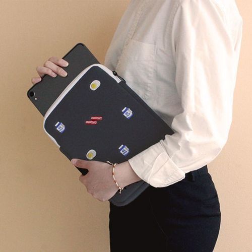 Brunch Tablet Pouch - Image 5